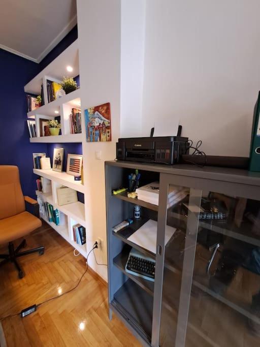 Chic Comfort: Where Cozy Meets Professional Atenas Exterior foto